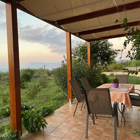 Chrissi'S House With Garden And Sea View Zerviana Villa Kíssamos Eksteriør billede