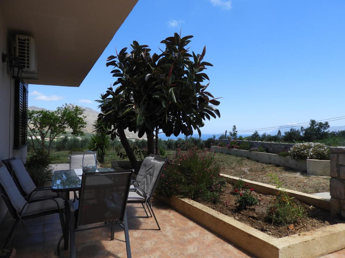 Chrissi'S House With Garden And Sea View Zerviana Villa Kíssamos Eksteriør billede