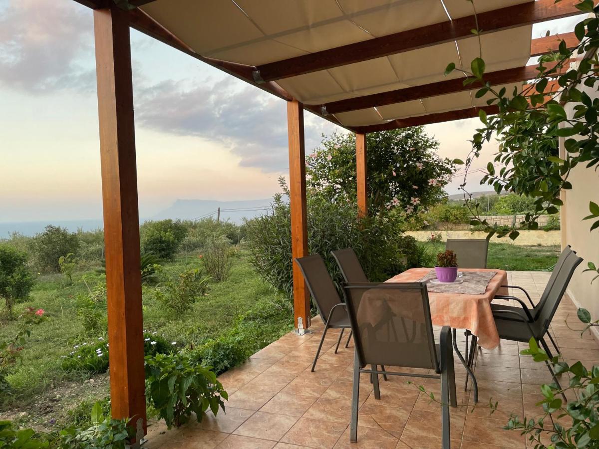 Chrissi'S House With Garden And Sea View Zerviana Villa Kíssamos Eksteriør billede